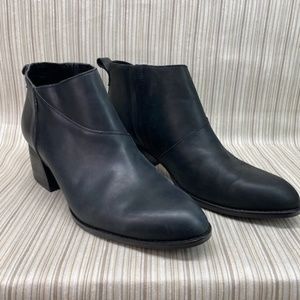 Pre-owned Women's TOMS Leilani Leather Bootie Black 10